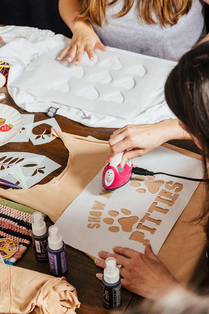 Tshirt stencil with dog paws